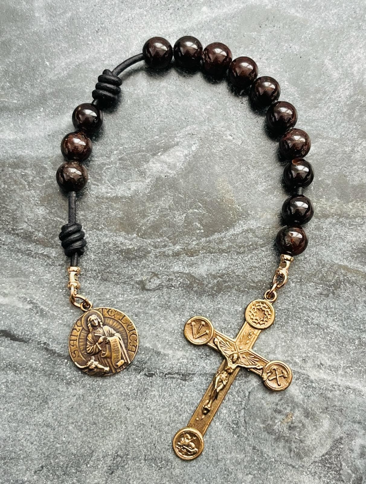 Saint Luke Tenner - Bronze and leather - Pocket Rosary